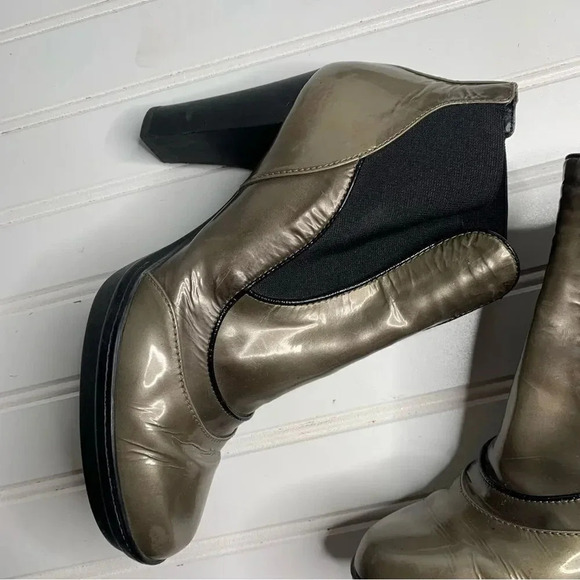 TODS Heeled Ankle Boots - Picture 9 of 12